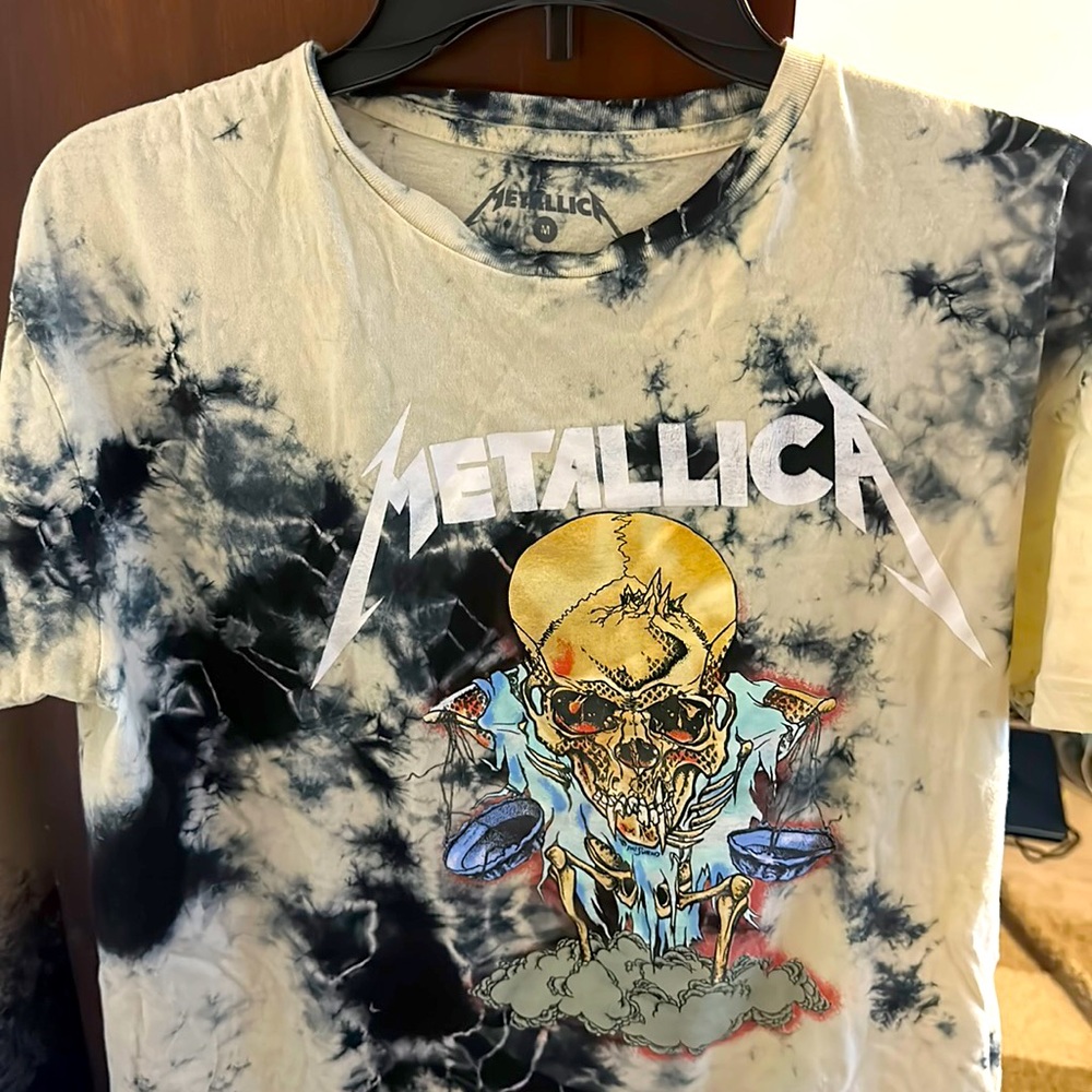 Bleached Metallica t shirt